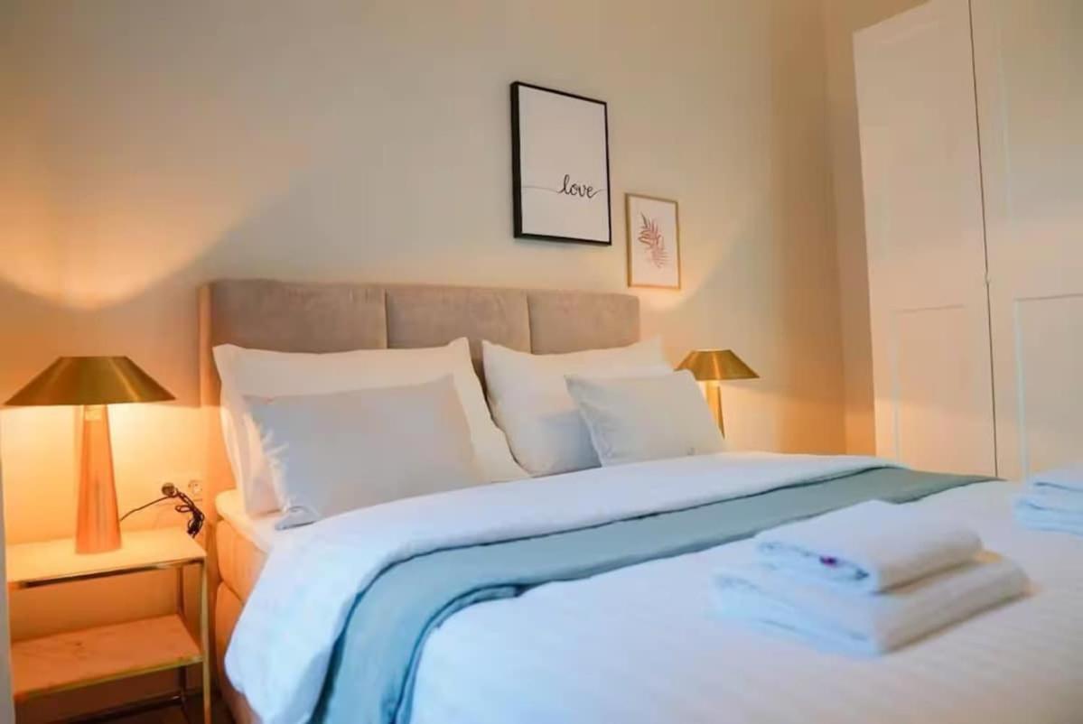 8 Minutes To Inner I 5 Min Walk To Metro I Wifi Apartment Wien