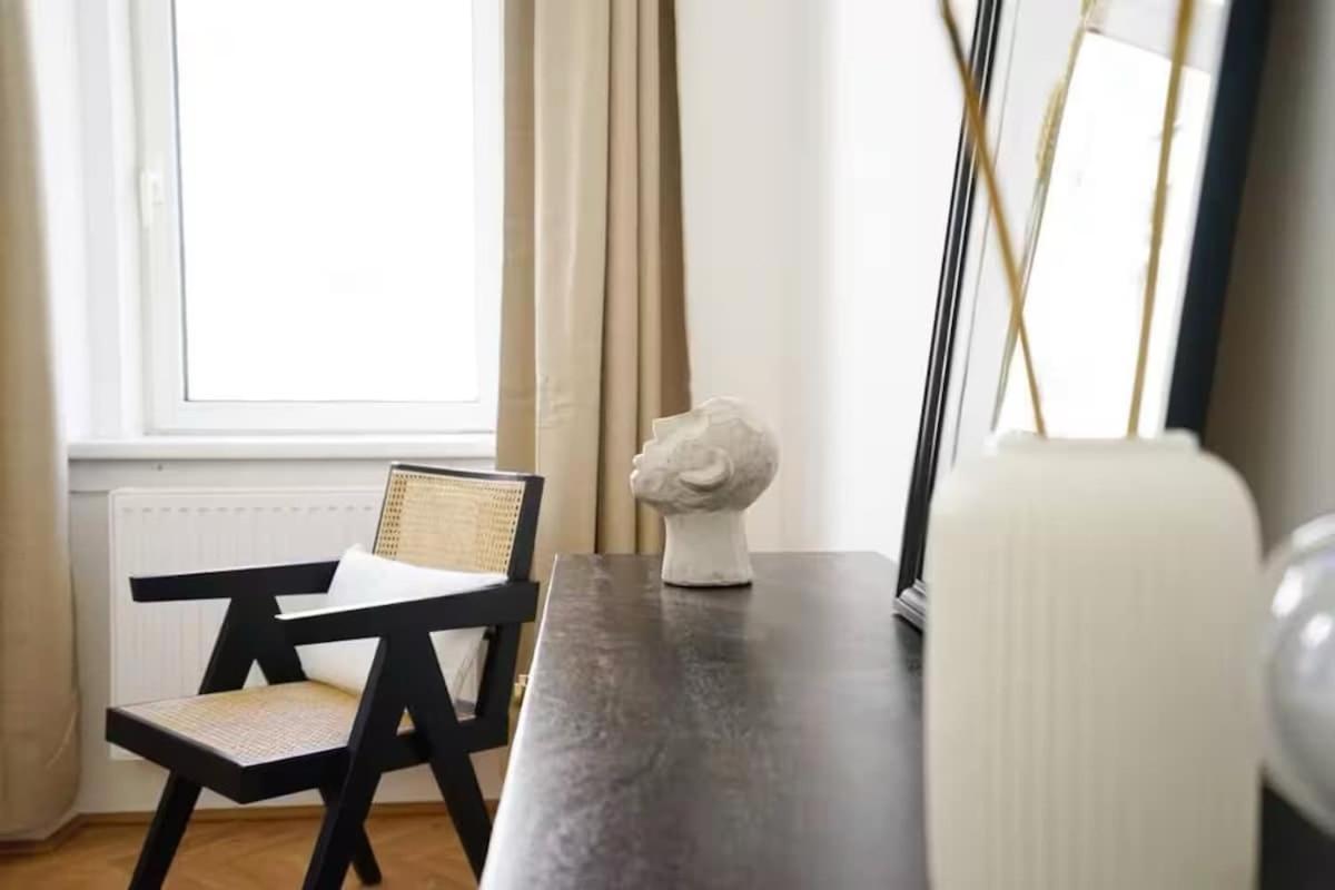 Apartment 8 Minutes To Inner I 5 Min Walk To Metro I Wifi Wien