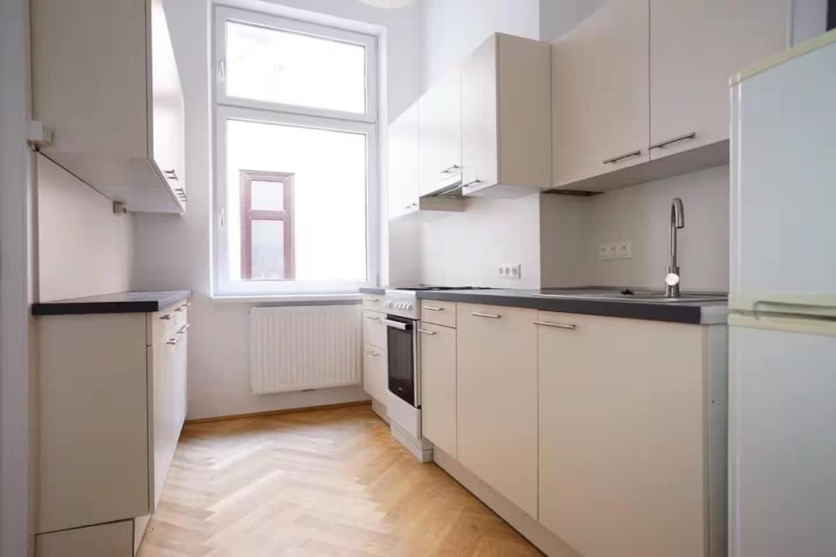 Apartment 8 Minutes To Inner I 5 Min Walk To Metro I Wifi Wien