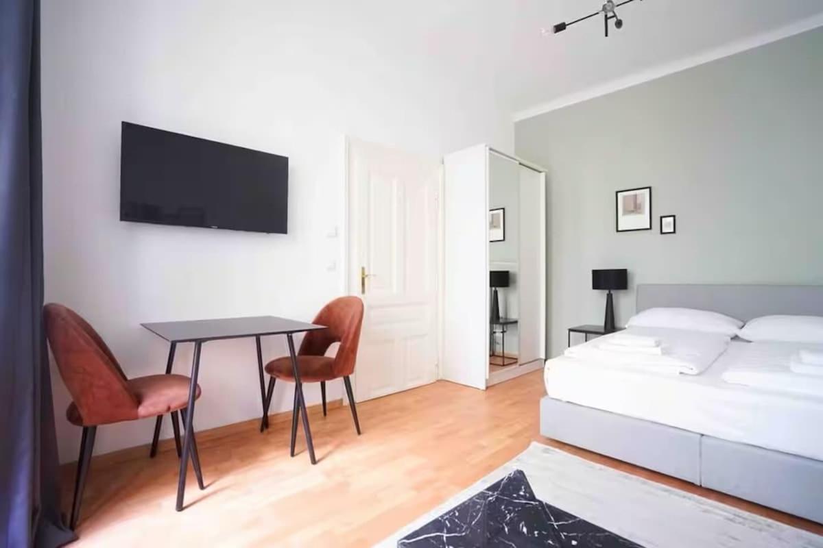 8 Minutes To Inner I 5 Min Walk To Metro I Wifi Wien