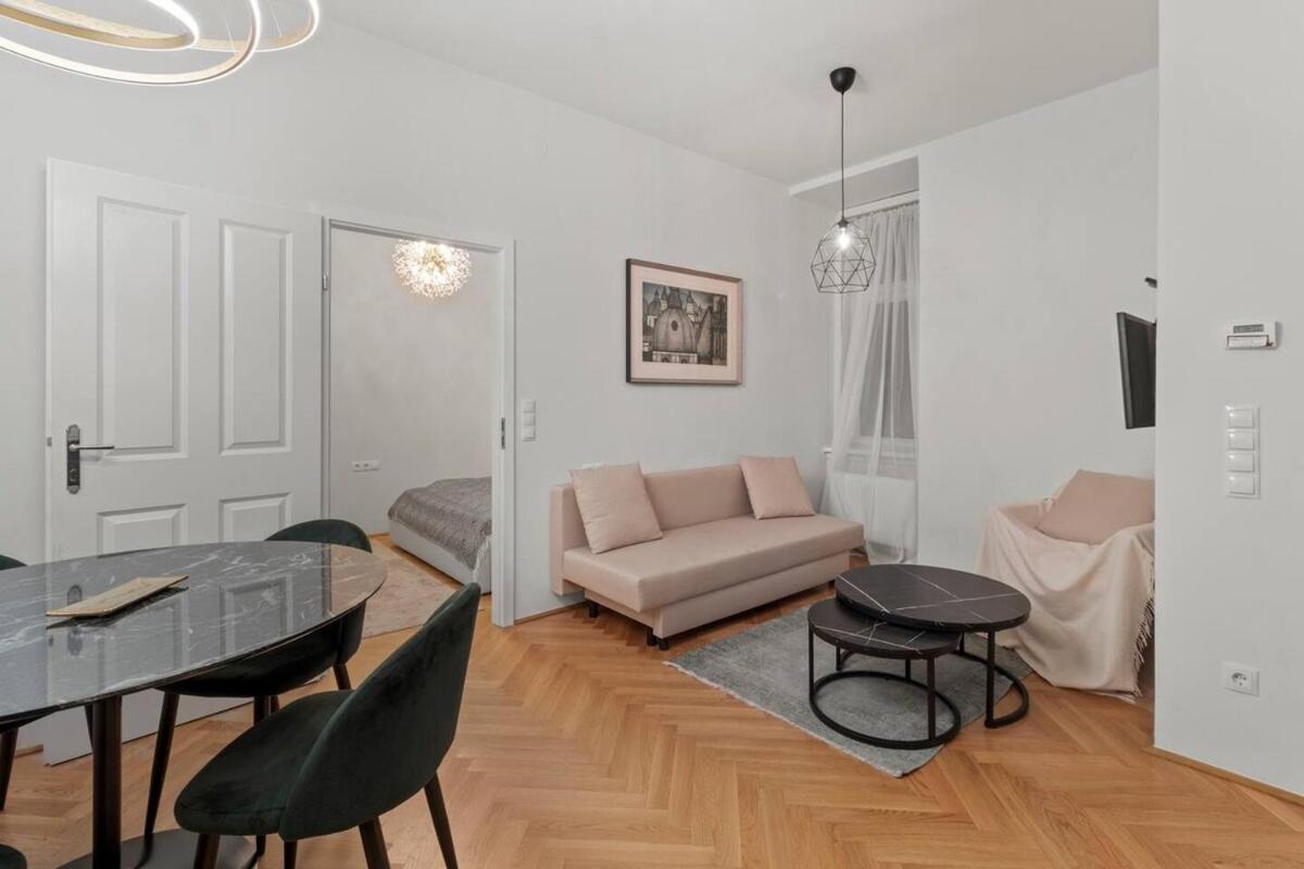 8 Minutes To Inner I 5 Min Walk To Metro I Wifi * Wien